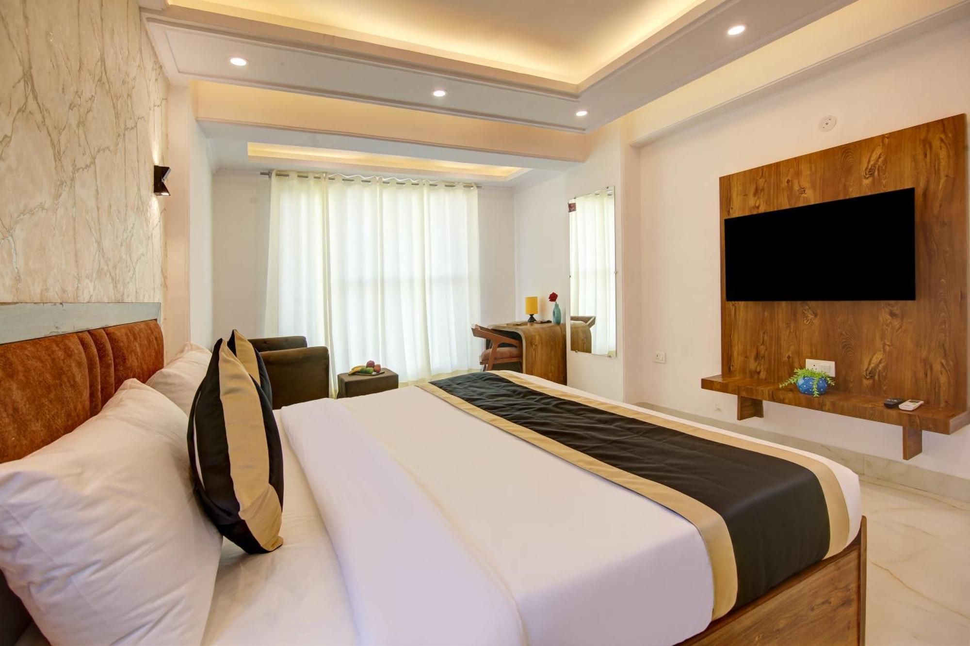Hotel The Emporio Grand Near Vaishali Metro Station Ghaziabad Ngoại thất bức ảnh