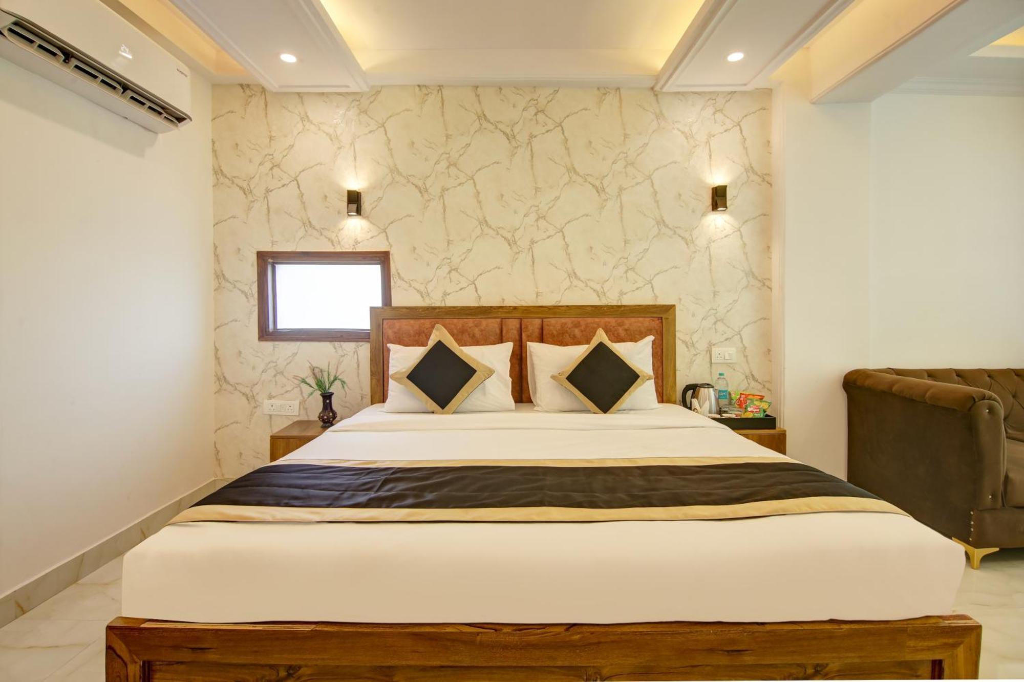 Hotel The Emporio Grand Near Vaishali Metro Station Ghaziabad Ngoại thất bức ảnh
