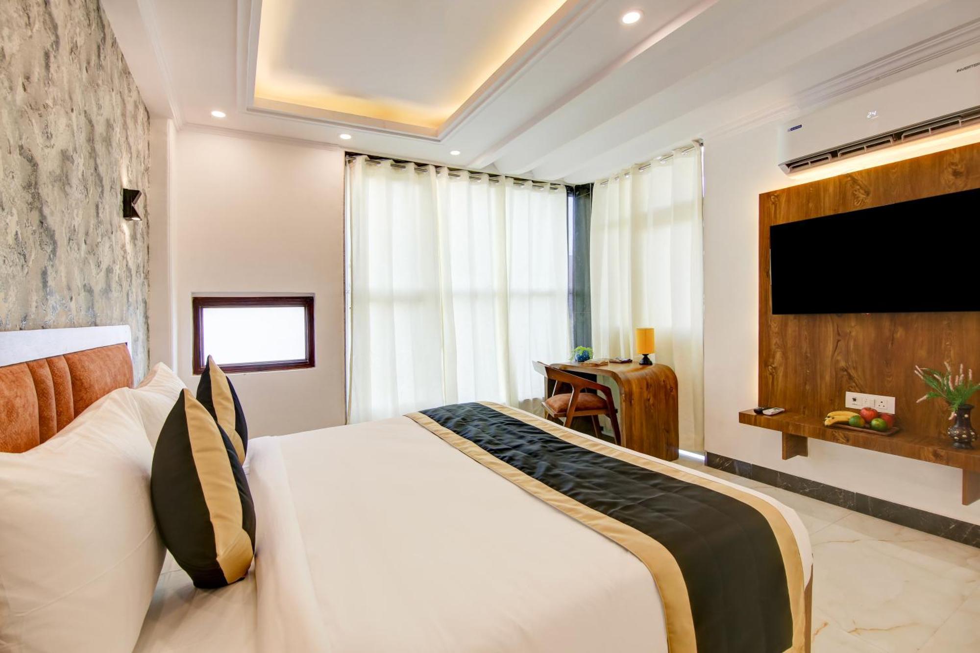 Hotel The Emporio Grand Near Vaishali Metro Station Ghaziabad Ngoại thất bức ảnh