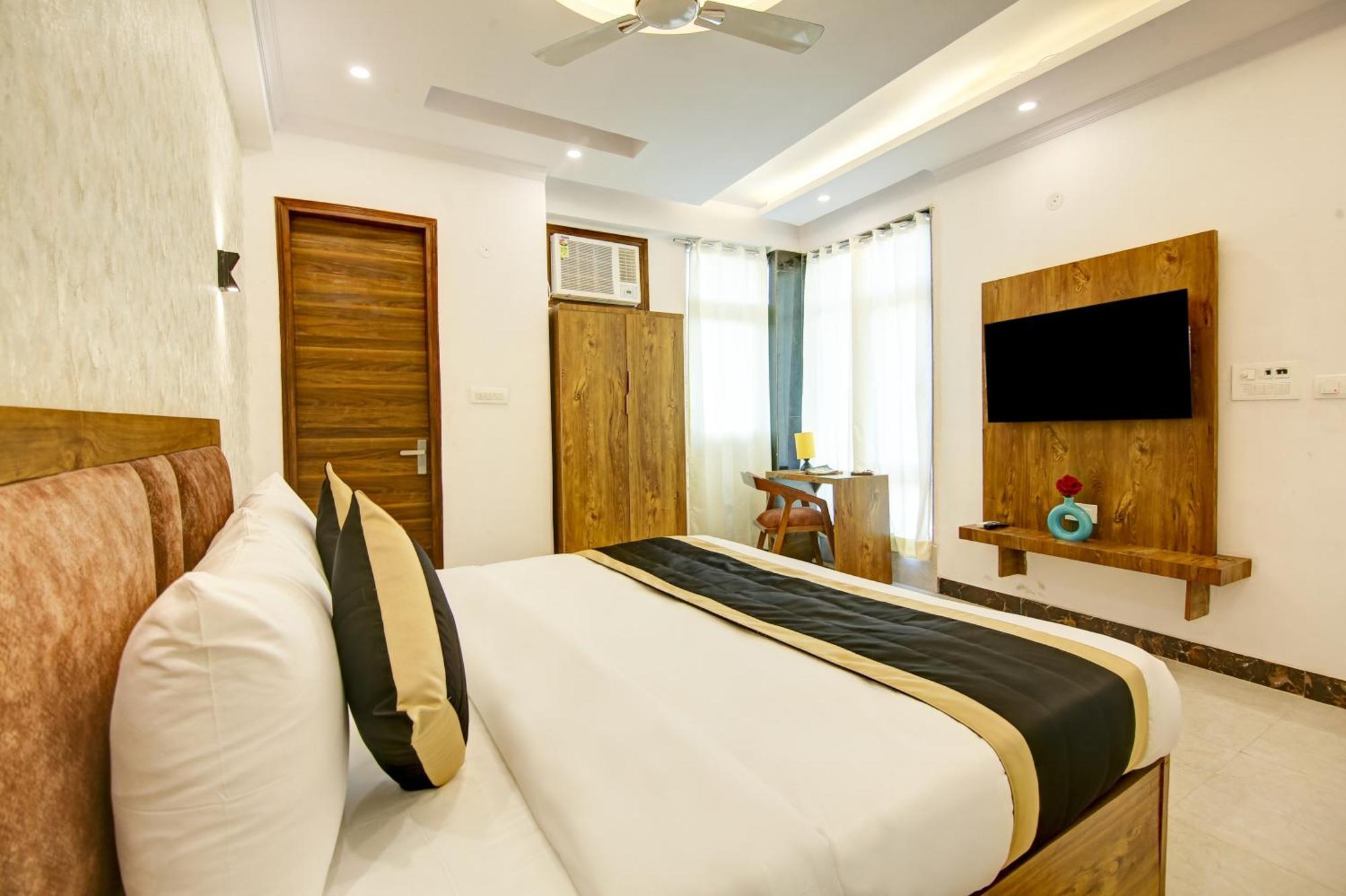 Hotel The Emporio Grand Near Vaishali Metro Station Ghaziabad Ngoại thất bức ảnh