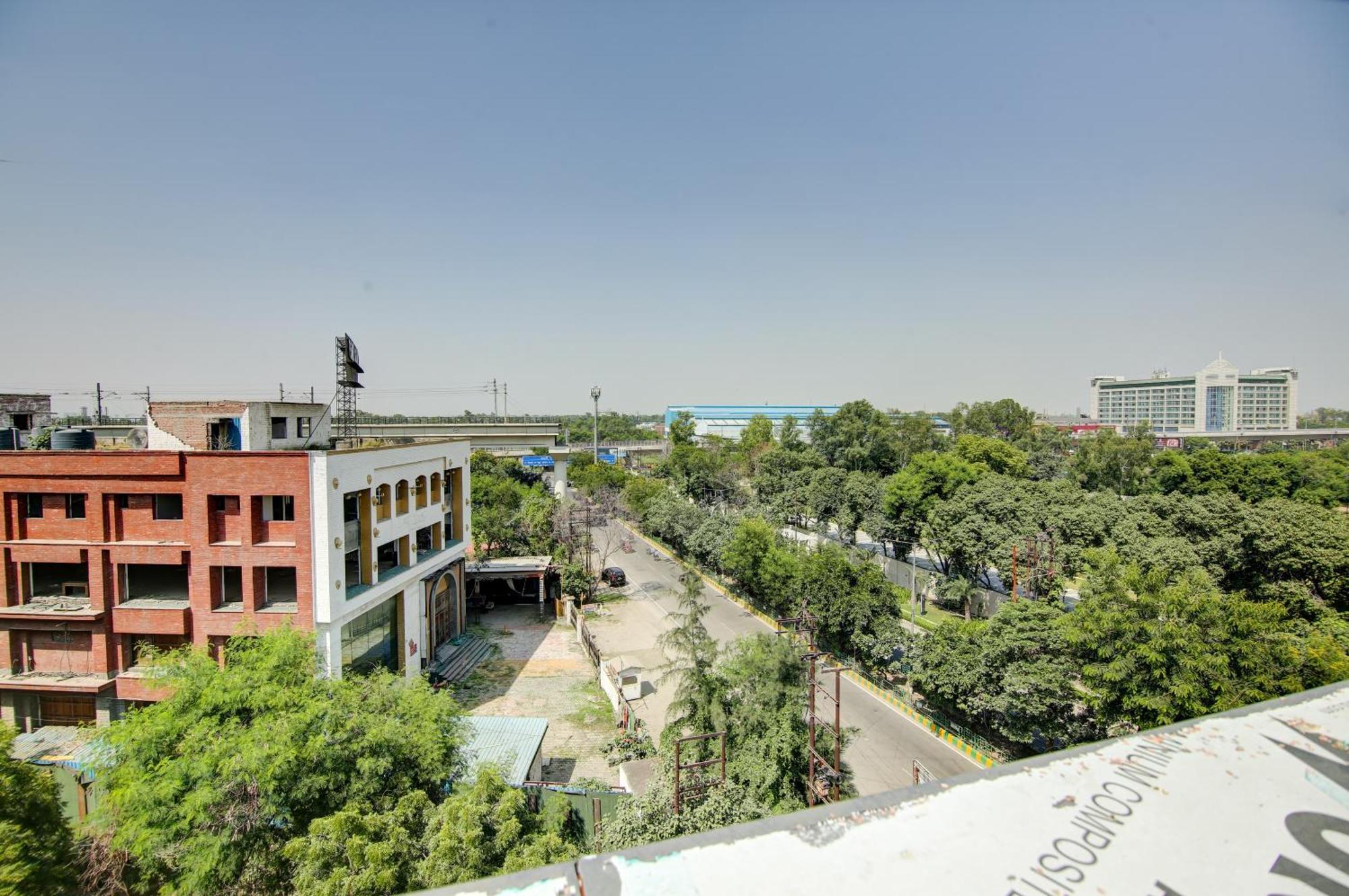 Hotel The Emporio Grand Near Vaishali Metro Station Ghaziabad Ngoại thất bức ảnh