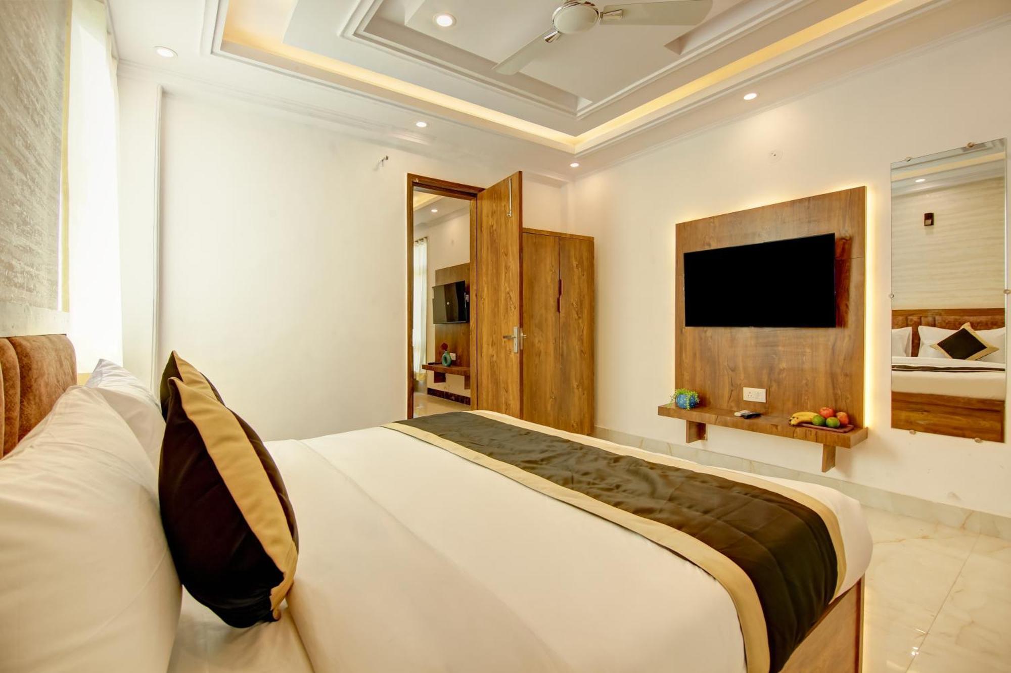 Hotel The Emporio Grand Near Vaishali Metro Station Ghaziabad Ngoại thất bức ảnh