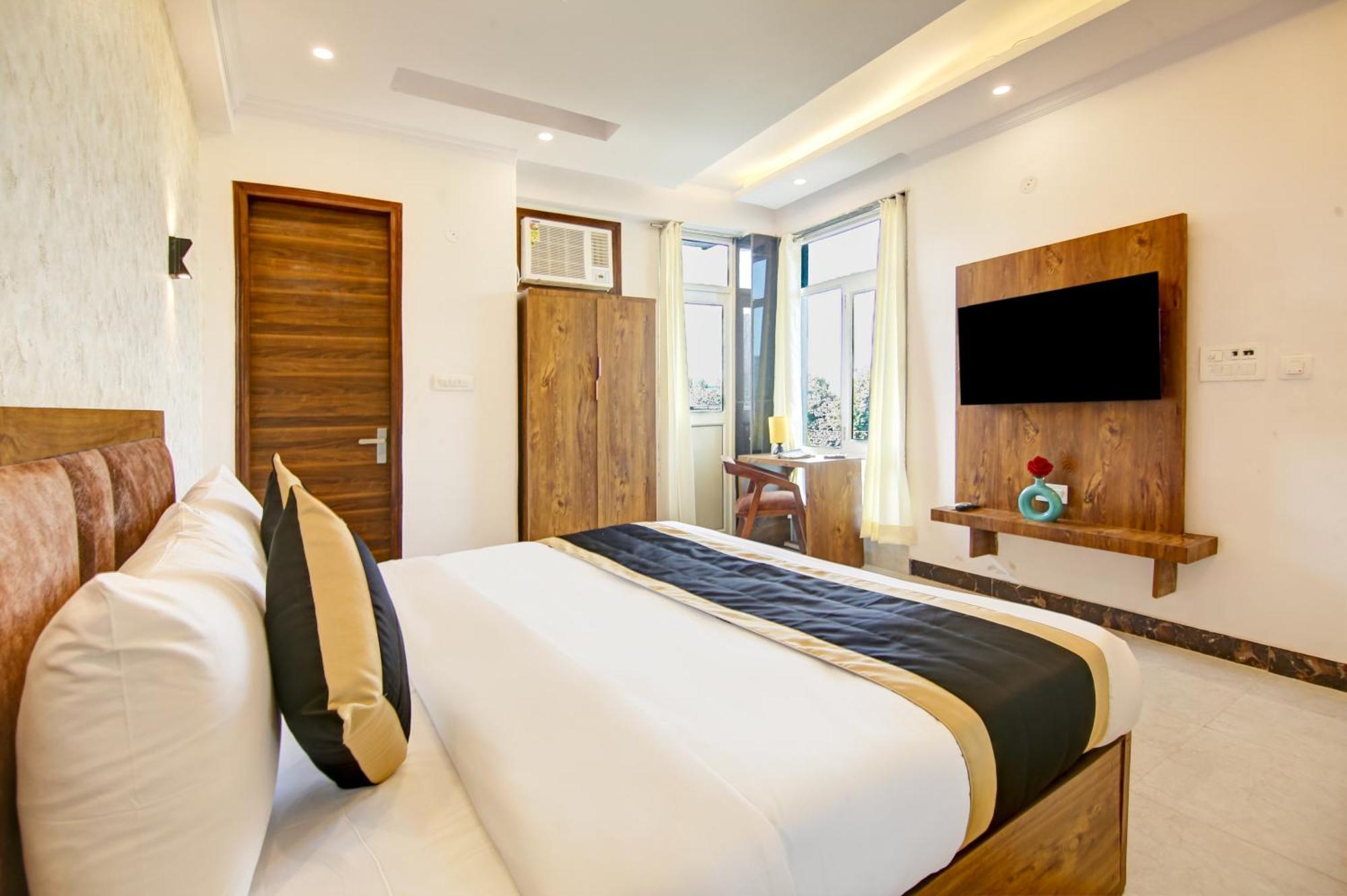 Hotel The Emporio Grand Near Vaishali Metro Station Ghaziabad Ngoại thất bức ảnh