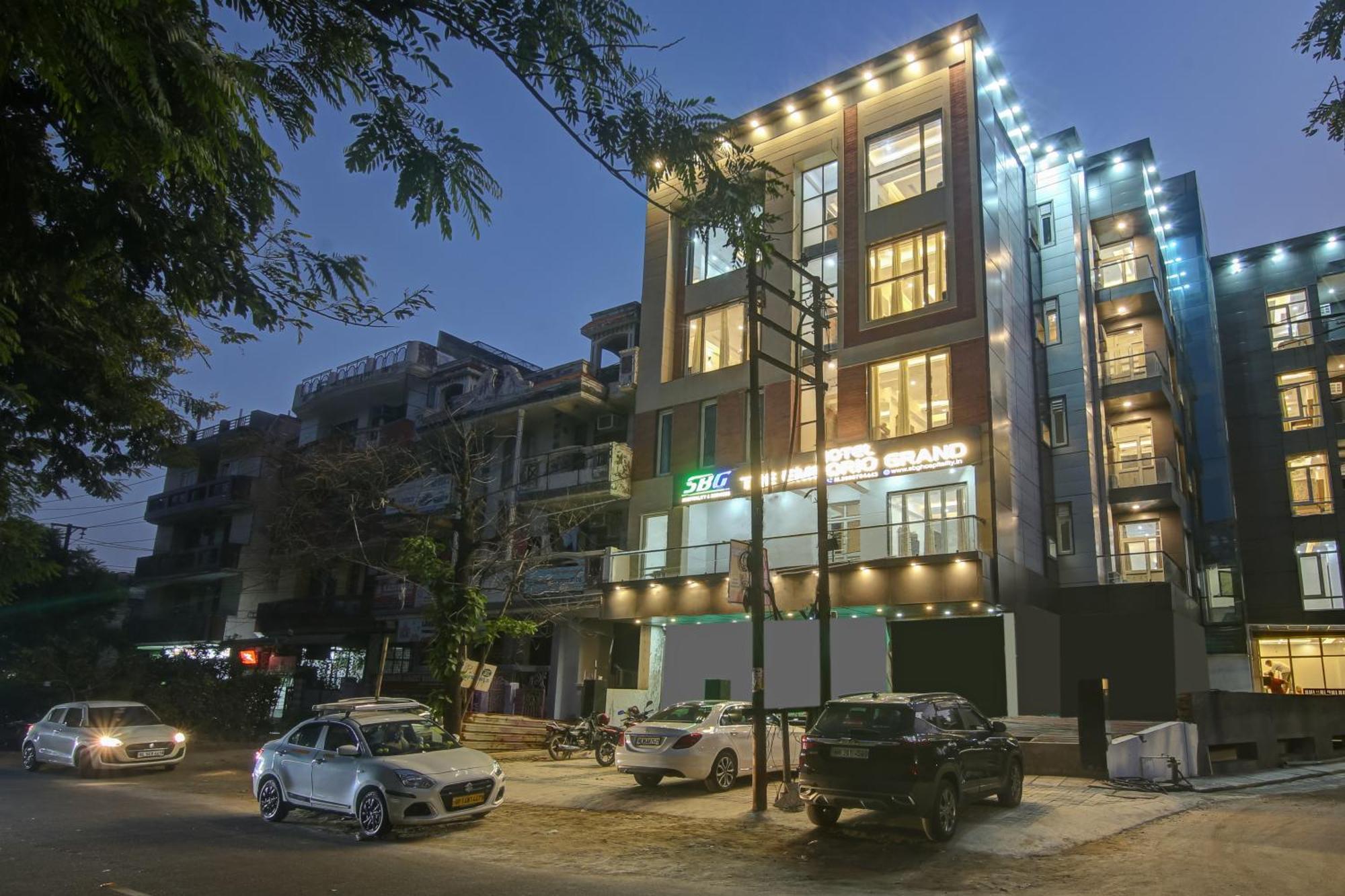 Hotel The Emporio Grand Near Vaishali Metro Station Ghaziabad Ngoại thất bức ảnh